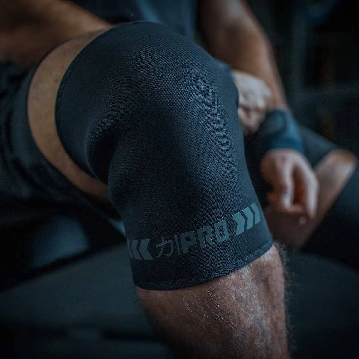 7mm Inferno PRO Knee Sleeves - Extra Stiff Neoprene, Stealth - IPF Approved